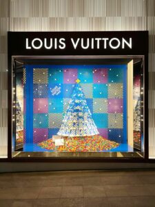 Louis Vuitton X LEGO MASTER BUILDERS HOLIDAY WINDOWS