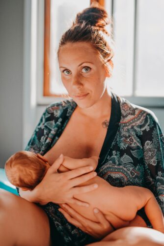 Striking the right balance between work and motherhood can be challenging, especially when it comes to feeding your baby.As a working mom,